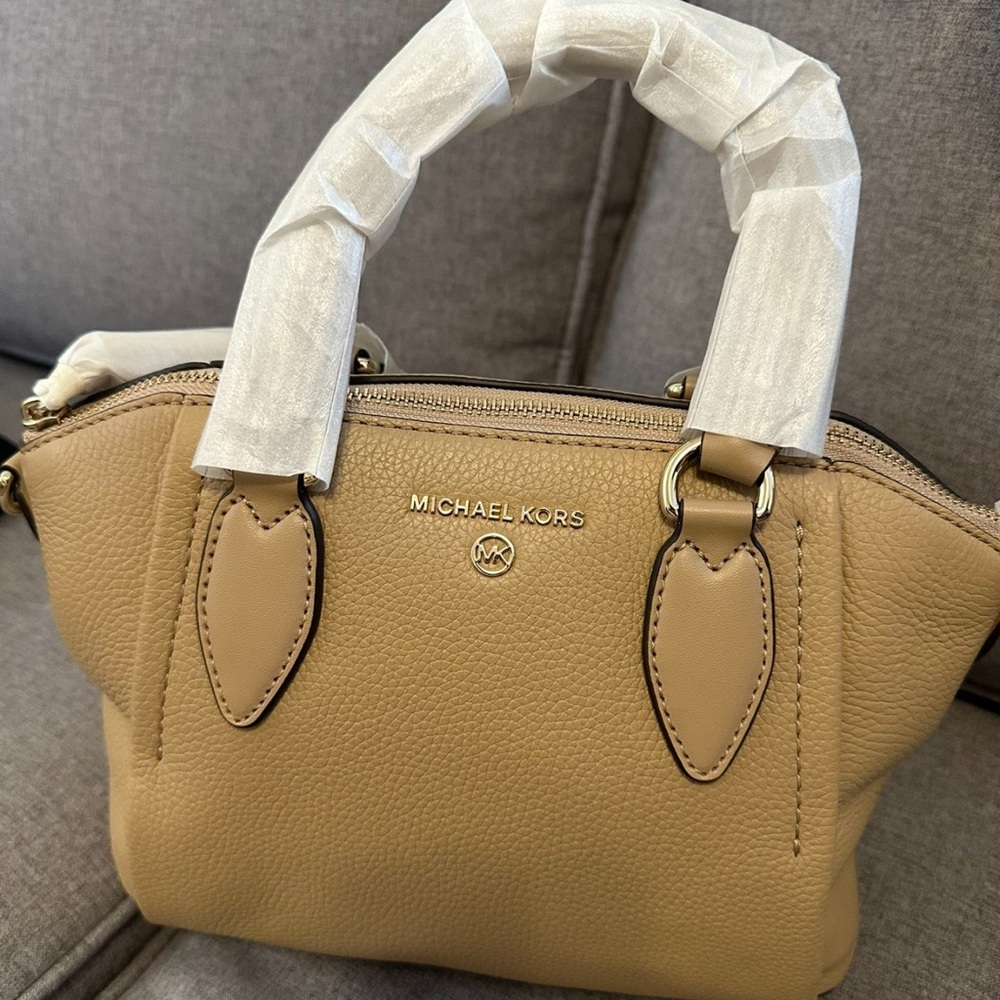 Michael Kors Tan Satchel *READ DESCRIPTION**